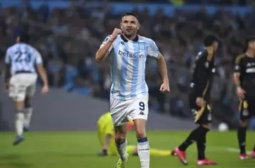 Racing aplastó a Colo Colo y se metió en los octavos de final de la Copa Libertadores