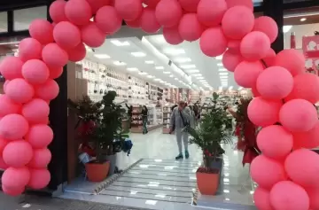 Dueños de supermercados chinos apuestan a mega locales para vender de todo a bajo precio