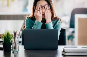 Según un revelador estudio, trabajar horas extra es perjudicial para el cerebro