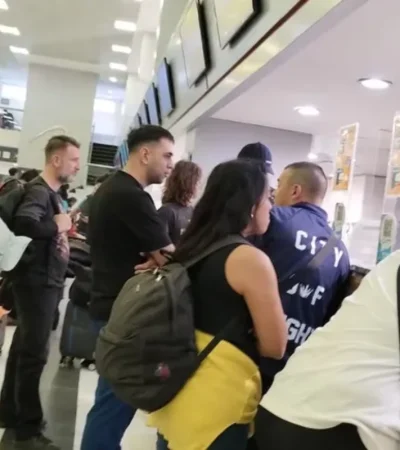 Bronca y gritos de los pasajeros.