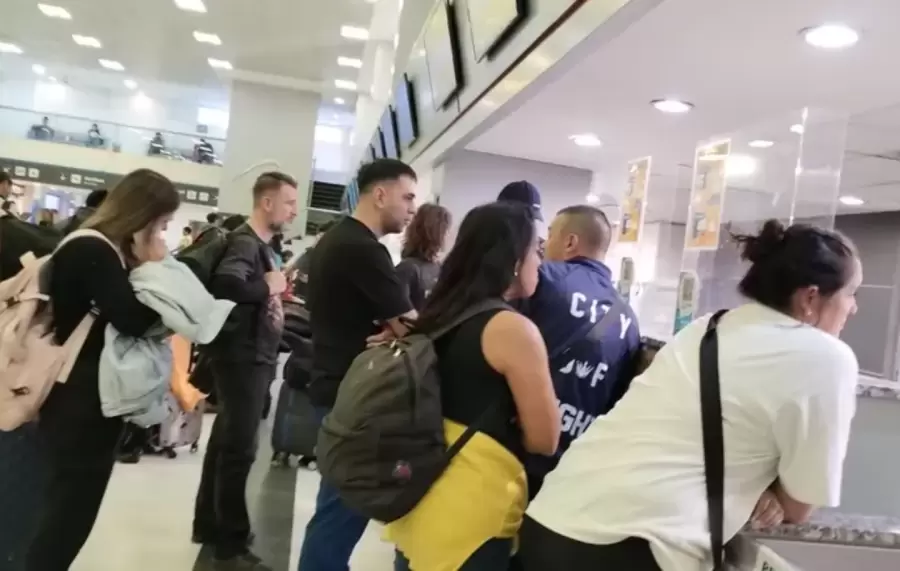 Bronca y gritos de los pasajeros.