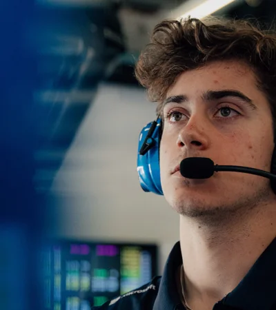 Colapinto captó todas las miradas en su regreso al paddock.