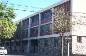 El video de la violencia: el sillazo de un alumno de 5to año a su profesor