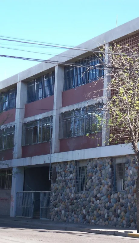 La escuela del este mendocino donde sucedió el hecho violento.