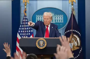 Ahora Trump amenaza con subir los aranceles al 50% a la UE desde junio