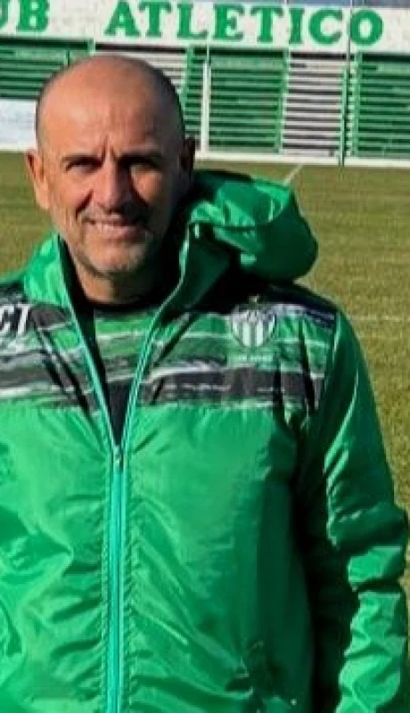 Christian Corrales es el nuevo DT del Chacarero.