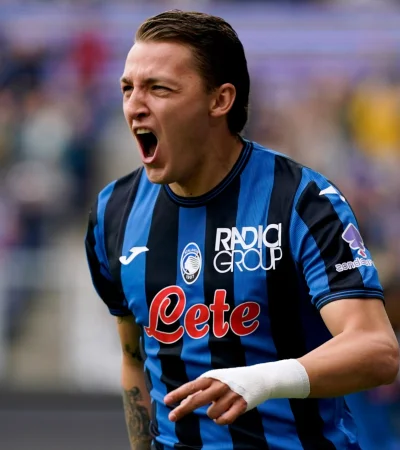 Retegui sigue marcando goles y rompió un récord en la Serie A