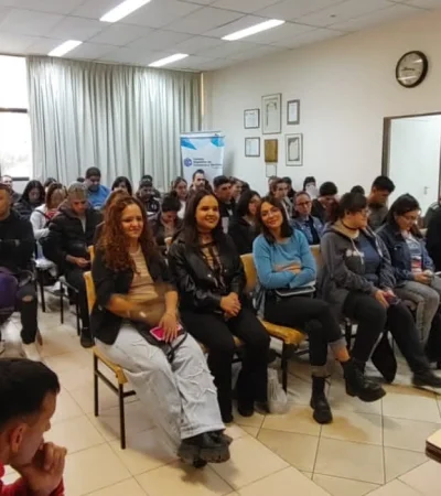 Mujeres de Las Heras rompen barreras en la industria solar