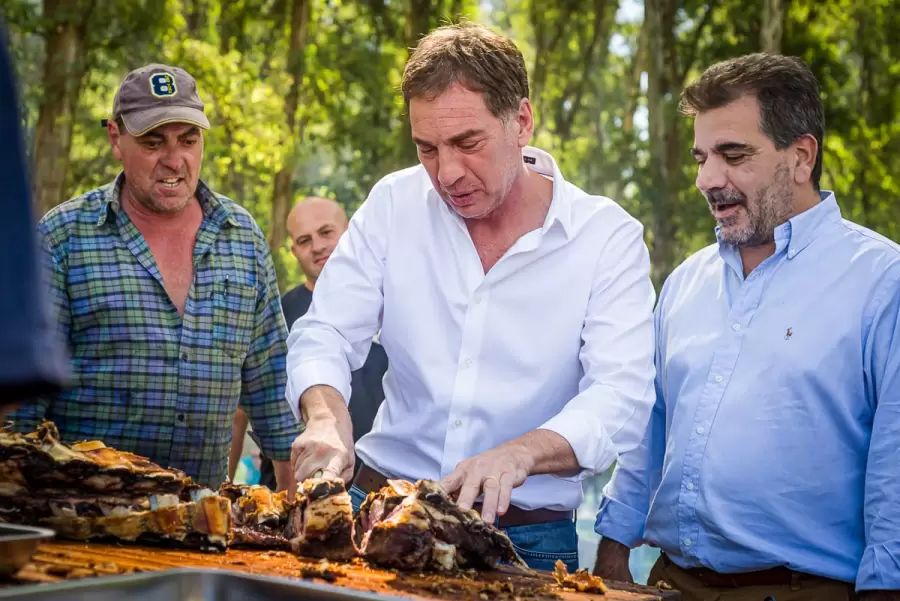 Santilli y Ritondo las prendas de unidad