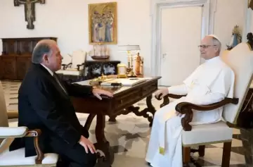 El canciller Werthein tuvo audiencia con León XIV y planearon la visita de Milei