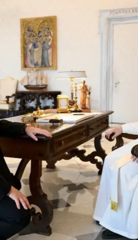 El jefe diplomático argentino tuvo una distendida charla con el pontífice donde dialogaron sobre la realidad social y económica de Argentina.