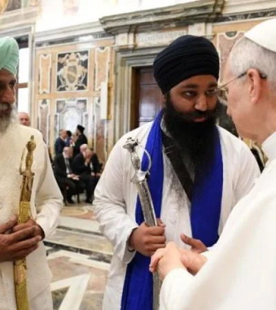 El nuevo papa se ha mostrado abierto a seguir ciertos preceptos de Francisco sobre la relación de la iglesia con el mundo.