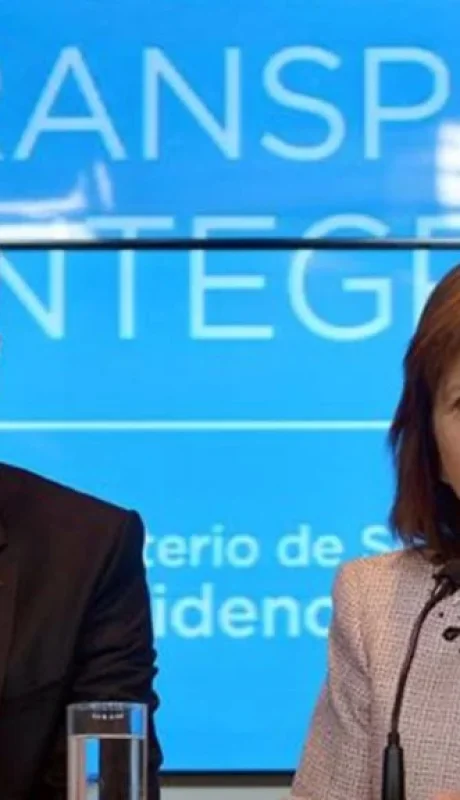 Damián Arabia junto a Patricia Bullrich