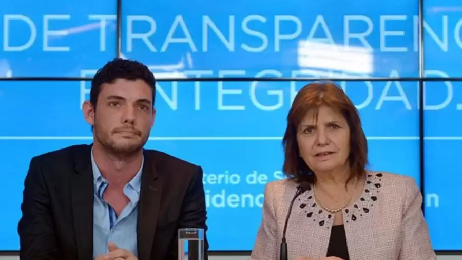 Damián Arabia junto a Patricia Bullrich