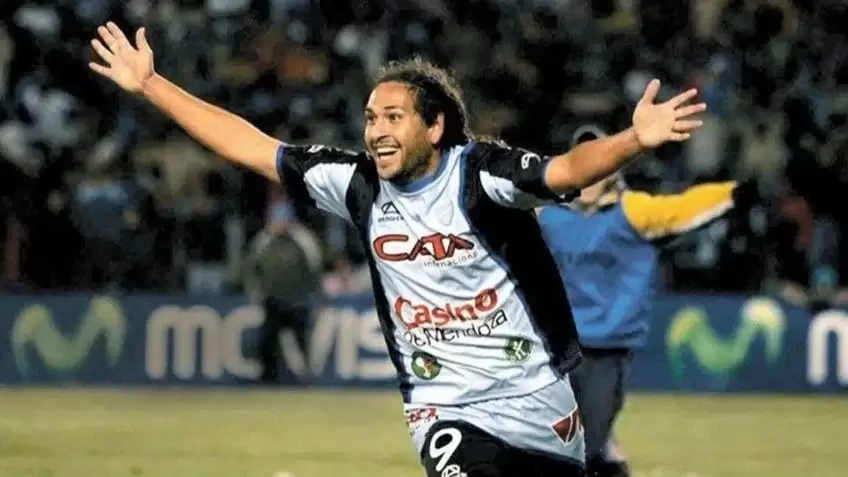 Daniel Tanque Giménez marcó dos goles ante Nueva Chicago y se convirtió en uno de los máximos ídolos de Godoy Cruz. Fuente: Foto Archivo