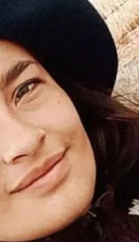 Imagen de la joven encontrada sin vida tras en violento temporal. (Foto: web)