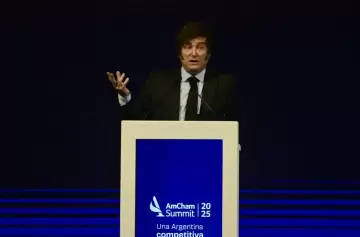 Milei estuvo en AmCham y repartió elogios para algunos de sus funcionarios