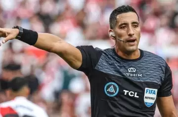 El polémico arbitraje de Falcón Pérez en el choque entre River y Platense