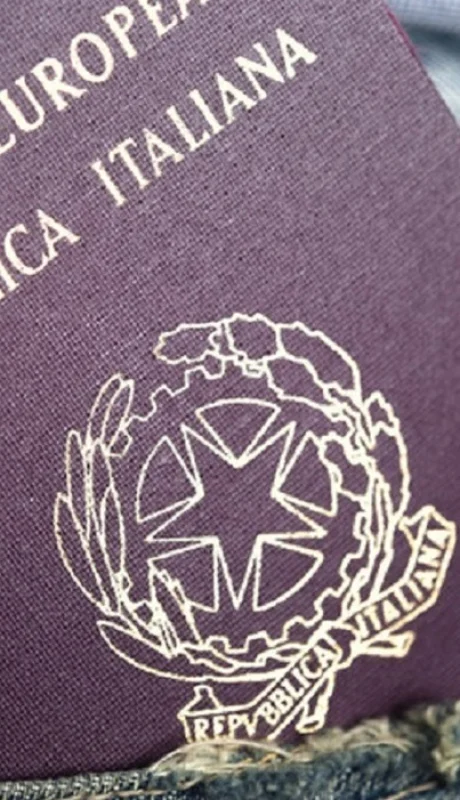 Pasaporte italiano.