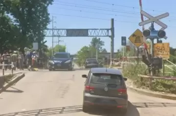 Terrible decisión de un remisero al sufrir un intento de robo de su auto