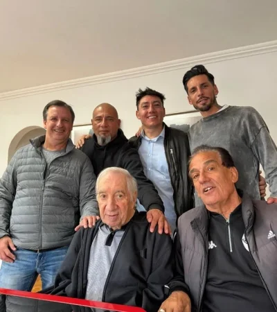 El Dr Bilardo recibió la visita de ex dirigidos suyos