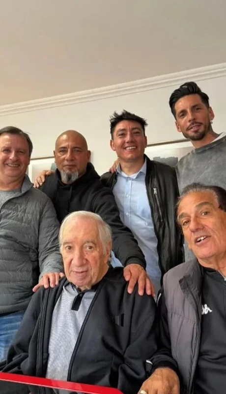 El Dr Bilardo recibió la visita de ex dirigidos suyos
