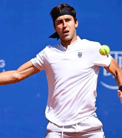 Tomas Etcheverry sigue con viento a favor