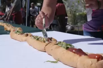 El choripán más largo del mundo es argentino y mide 267,70 metros