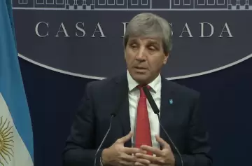 El Gobierno anuncia medidas para fomentar el uso de dólares encanutados