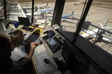 Controladores aseguran que si hay medidas de fuerza no afectarán a los pasajeros