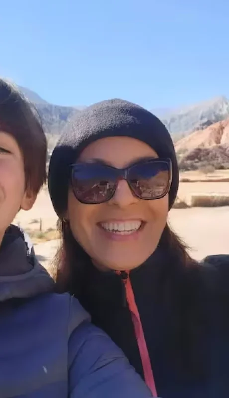 Laura Leguizamón junto a sus hijos. (Imagen: web)