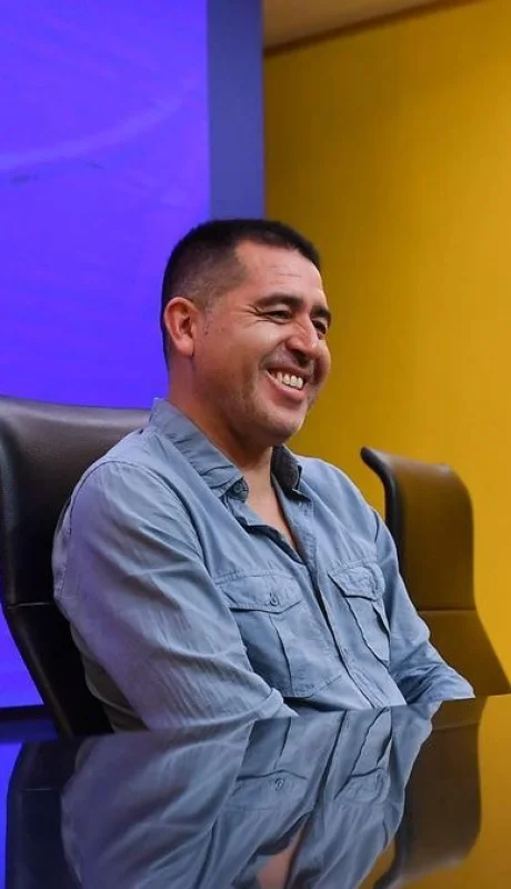 Juan Román Riquelme tendría en carpeta al reemplazante de Gago.