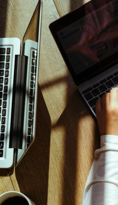 El expediente detalla que el contenido habría sido difundido por WhatsApp.