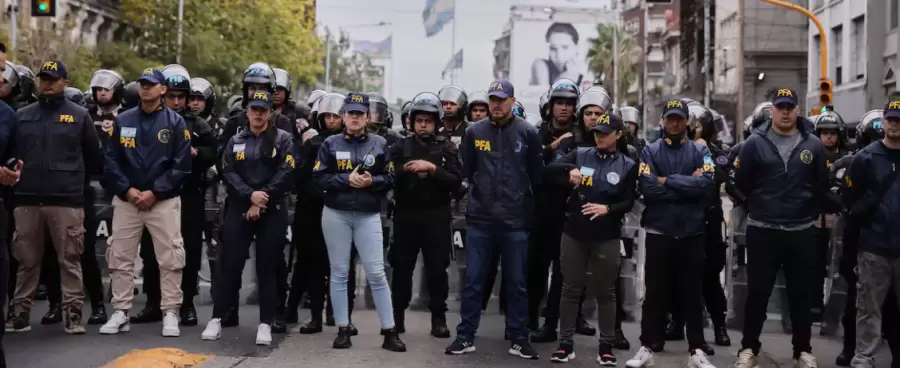 Razzini recordó algunos abusos sindicales que en el pasado reciente paralizaron el trabajo de algunas empresas unos tres meses.