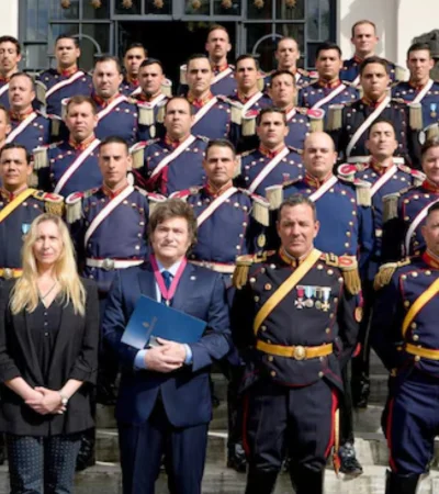 El presidente Javier Milei reconocido con la "Orden Ecuestre Militar de los Caballeros Granaderos de los Andes".