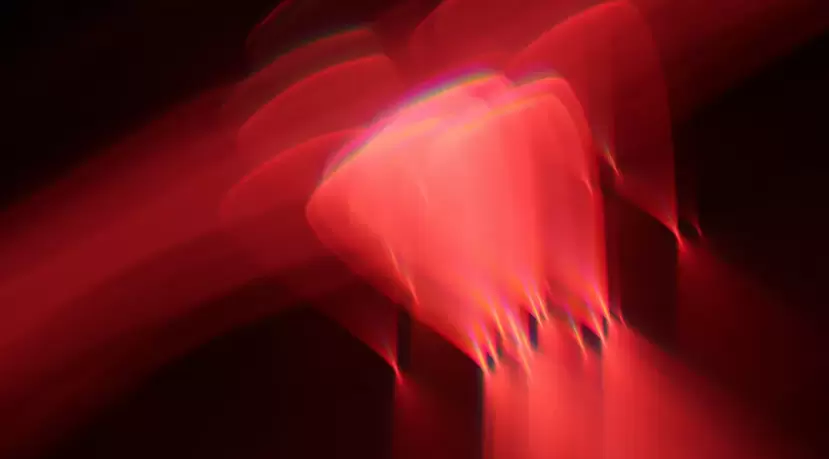 La frecuencia vibratoria entonces se refiere a la cantidad de subes y bajas que tiene una onda durante un período de tiempo.