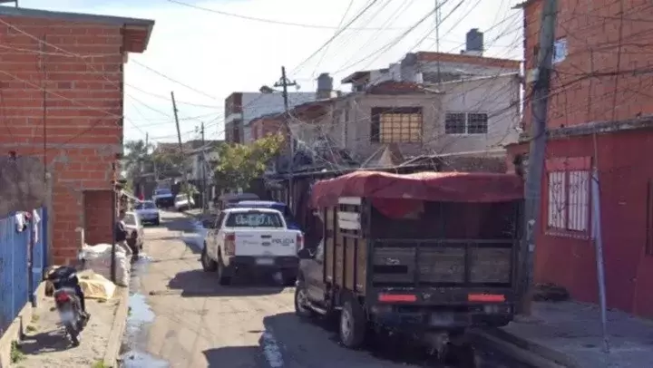 El cuerpo apareció en este sector del conurbano. (Foto: web)