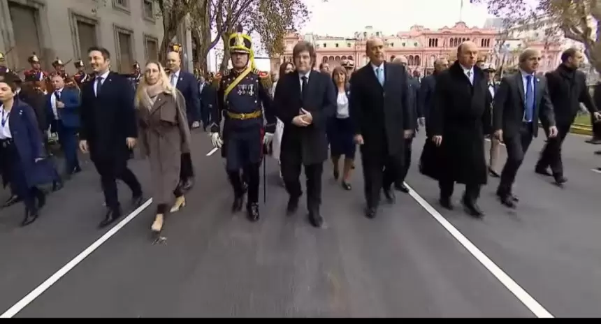 Ceremonia tradicional sin la vicepresidente