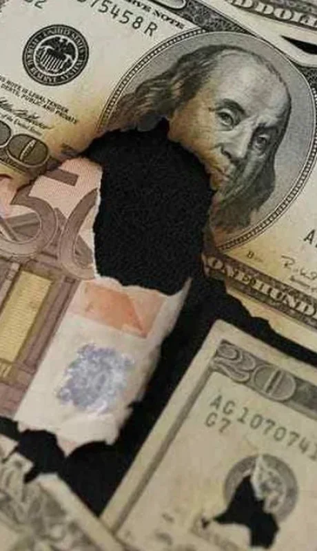 Dólares rotos.