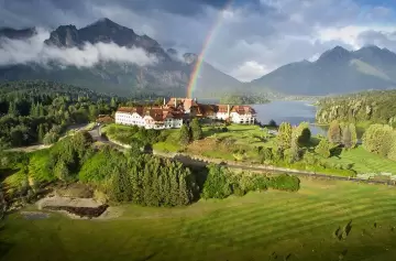 Bariloche y su joya escondida: el pueblo con vista 360° que combina historia y naturaleza