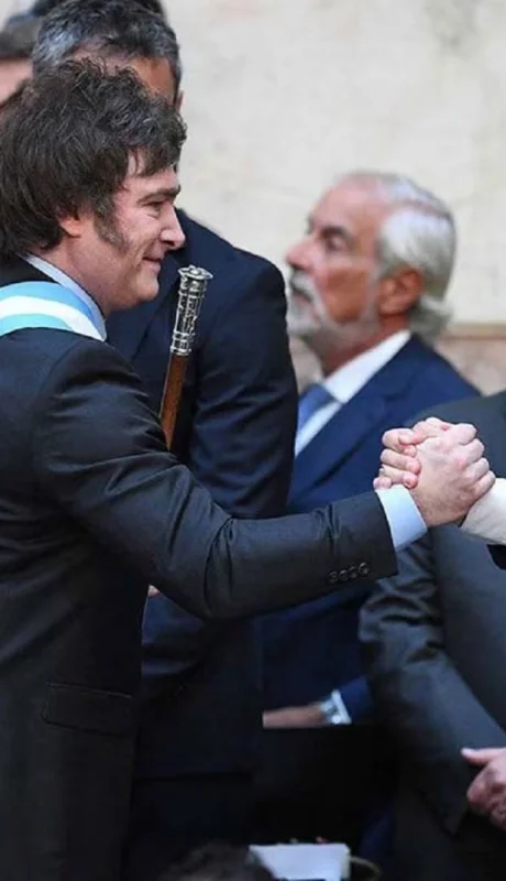 Milei confirma alianza con Macri para elecciones legislativas en Buenos Aires.