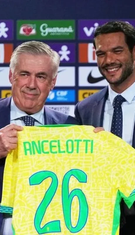 Carlo junto al titular de la Confederación Brasileña, Samir Xaud