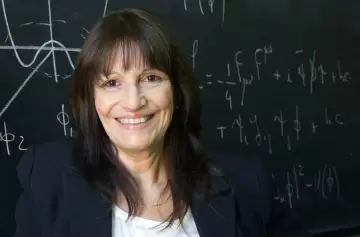 Física ganó el premio L'Oréal-UNESCO por su trabajo en los "secretos del universo"