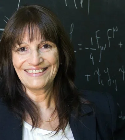 María Teresa Dova recibirá su premio el 12 de junio en París.