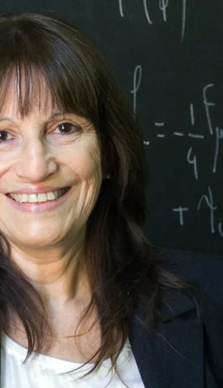 María Teresa Dova recibirá su premio el 12 de junio en París.