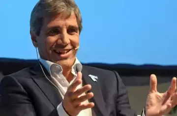 Luis Caputo dio detalles sobre la restricción al dólar financiero: "No hay cepo"
