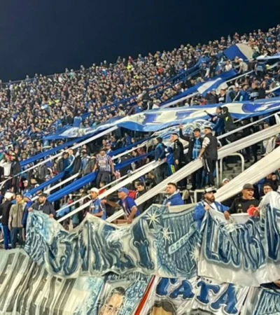 La hinchada del Tomba se empieza a despedir del Malvinas