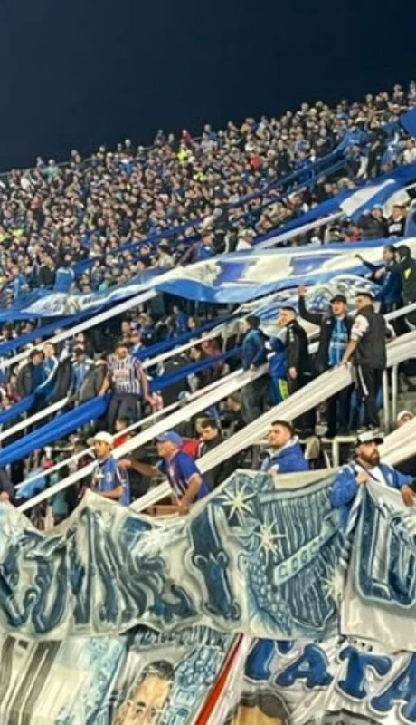 La hinchada del Tomba se empieza a despedir del Malvinas