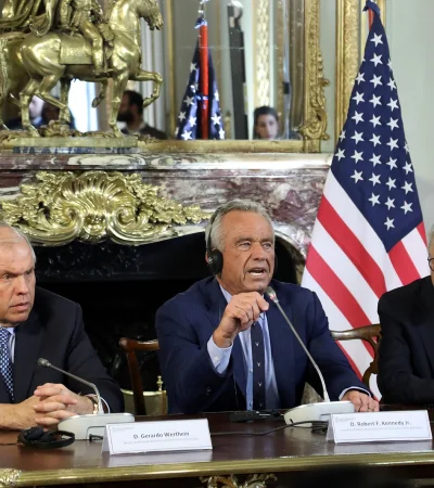 El funcionario de Trump llego con una propuesta de agenda sanitaria conjunta.