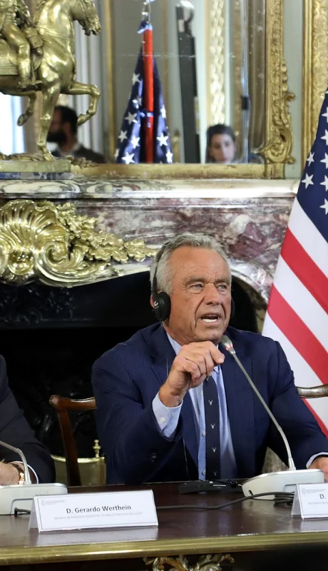 El funcionario de Trump llego con una propuesta de agenda sanitaria conjunta.